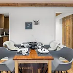 Elegant Au Coeur Des Alpes Apartment